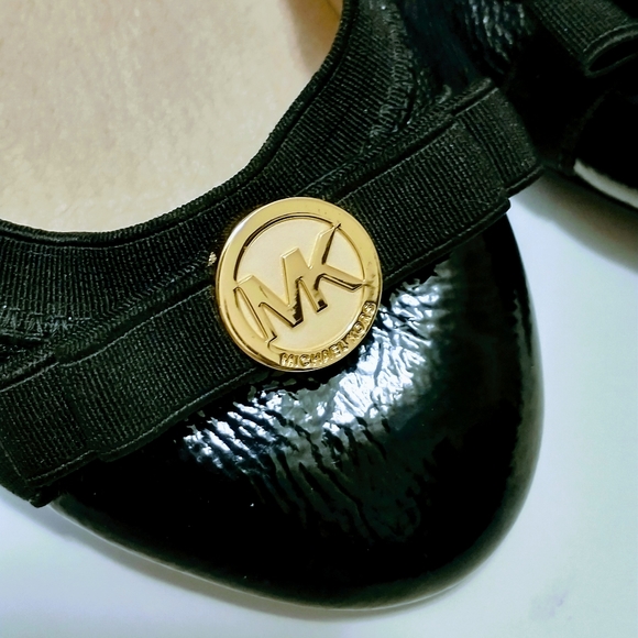 Michael Kors Baller Flats - Picture 2 of 13